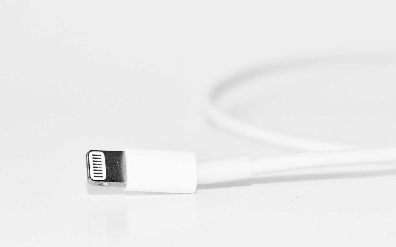 Lightning-cable-photo