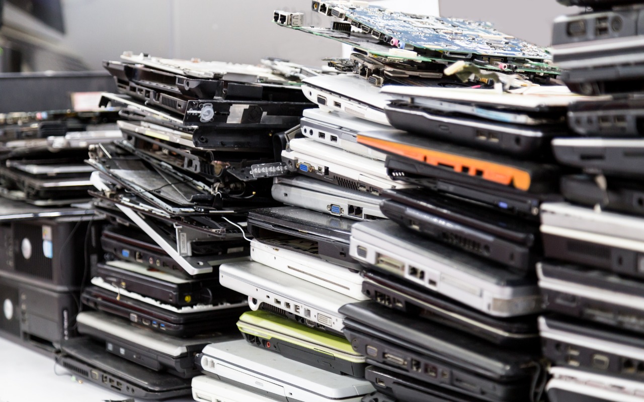 ewaste-old-laptops-photo